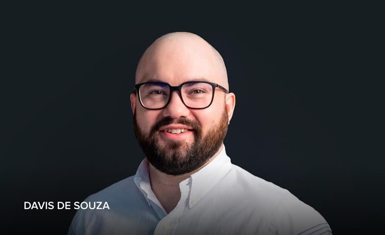 A headshot of Davis de Souza, AvePoint Lead, Western Canada